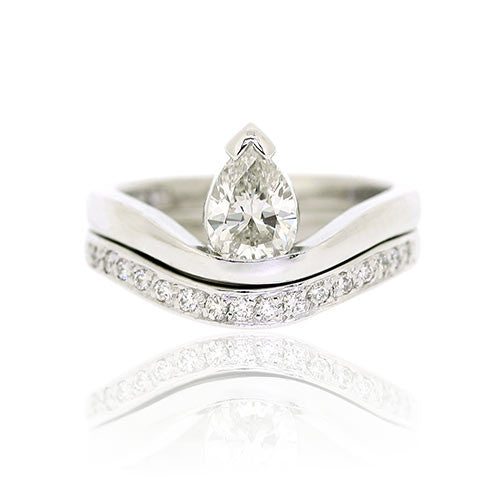 18ct White Gold Pear Diamond Engagement Ring & Fitted Wedder