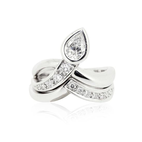 White Gold Pear Diamond Ring & Wedder